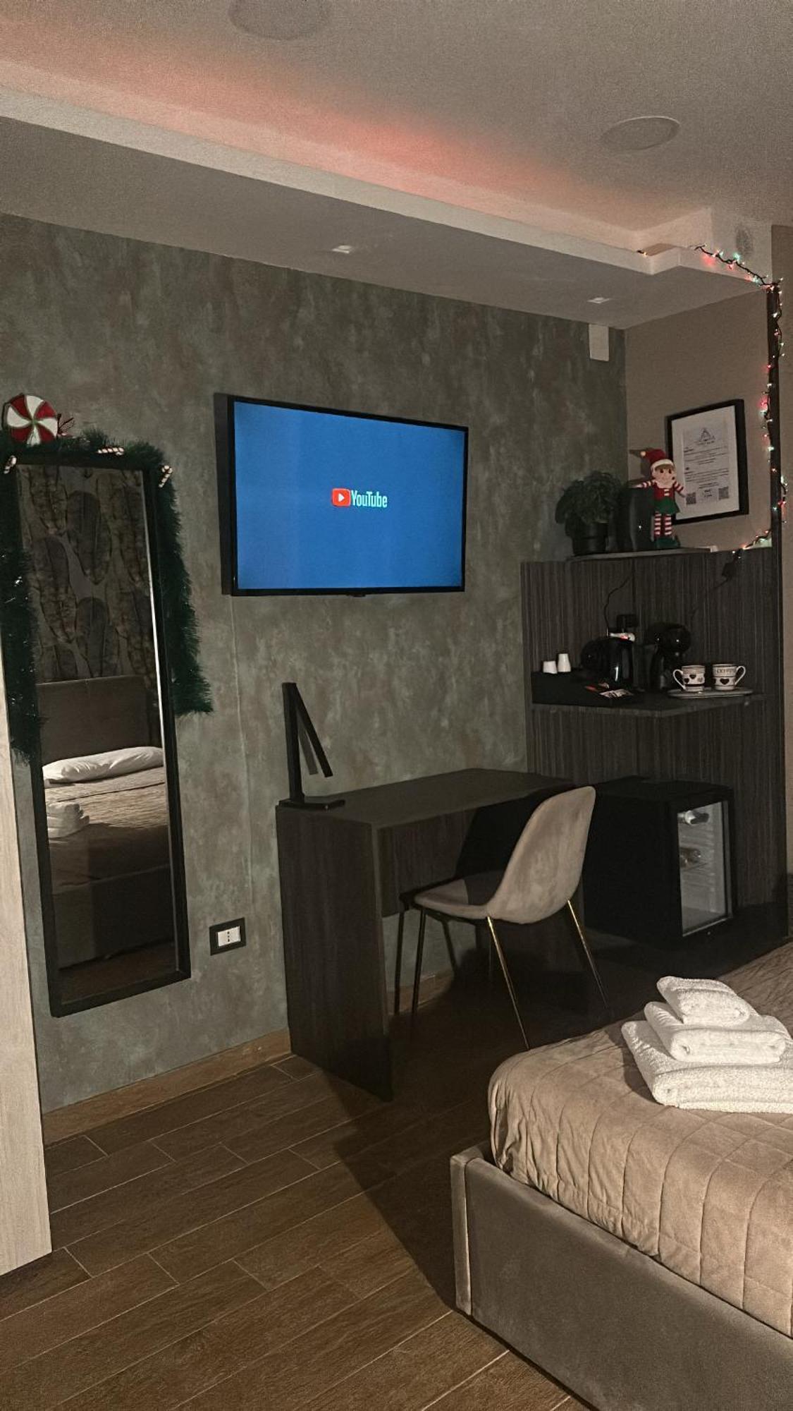 Chris Home نابولي المظهر الخارجي الصورة